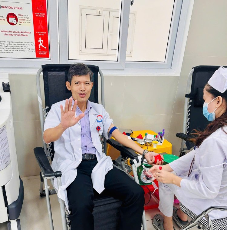 Những Chiến Binh Áo Trắng Sẵn Sàng Hiến Máu Cứu Sống Người Bệnh