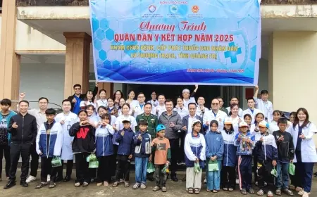 Ấm áp tình quân dân: Bệnh viện Hữu nghị Việt Nam - Cu Ba Đồng Hới chung tay chăm sóc sức khỏe đồng bào vùng biên giới